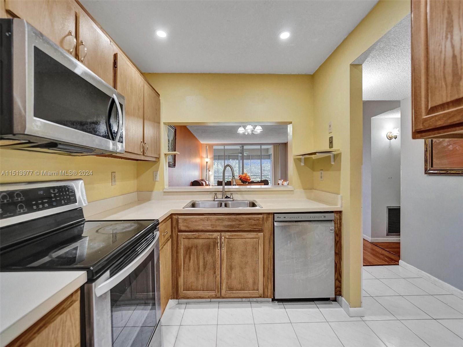 CONDO 4 OF SABAL PALM CON - Residential