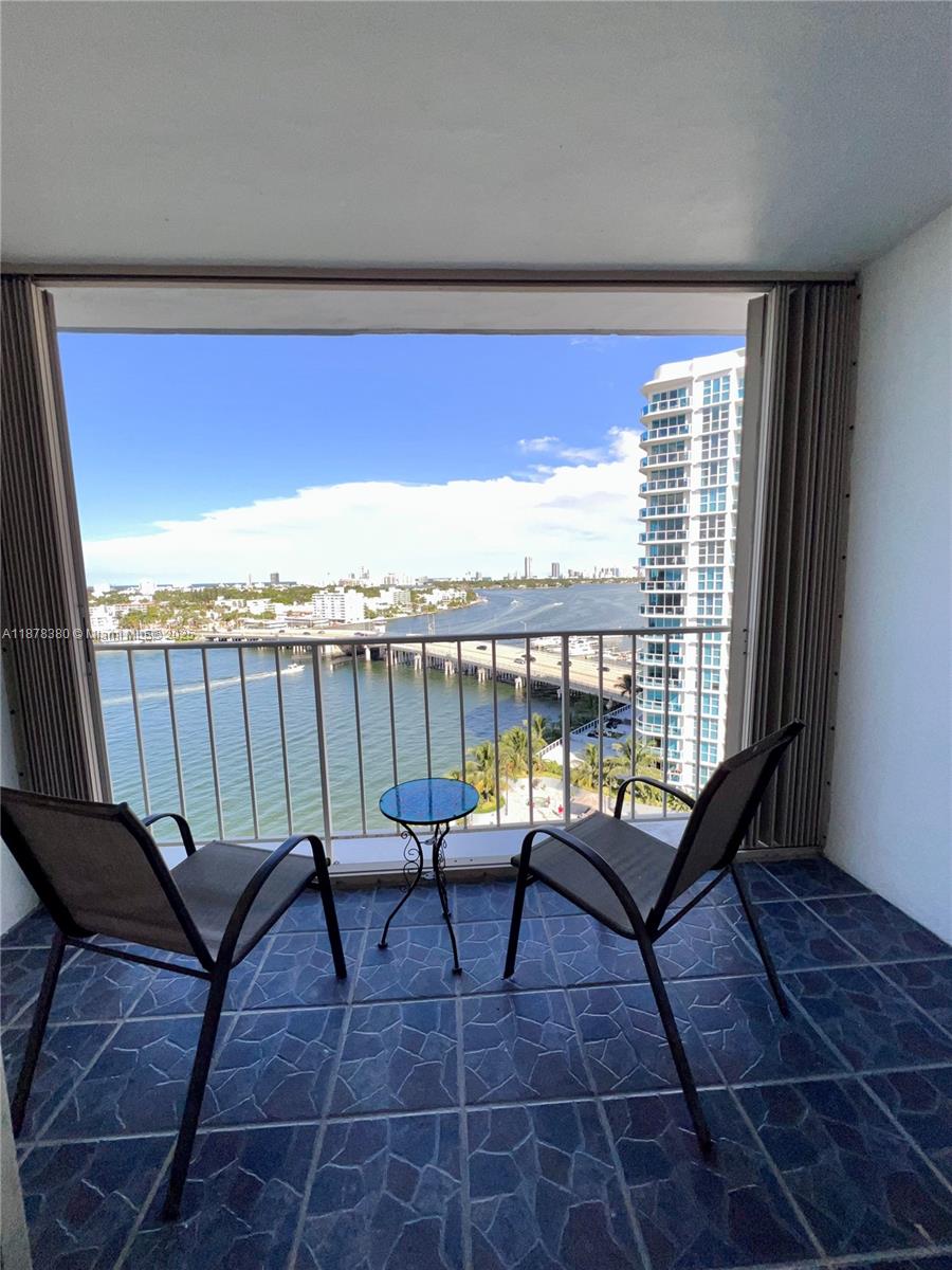 KENNEDY HOUSE CONDO - Residential