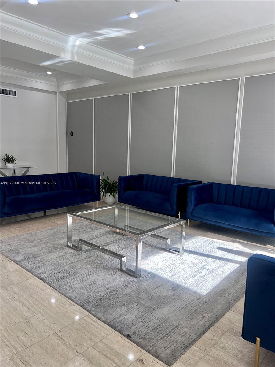 KENNEDY HOUSE CONDO - Residential