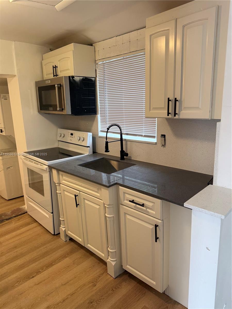 STEPHEN MANOR - Residential Lease