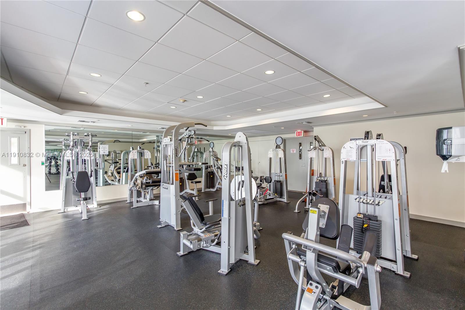 SUNSET HARBOUR SOUTH COND - Residential