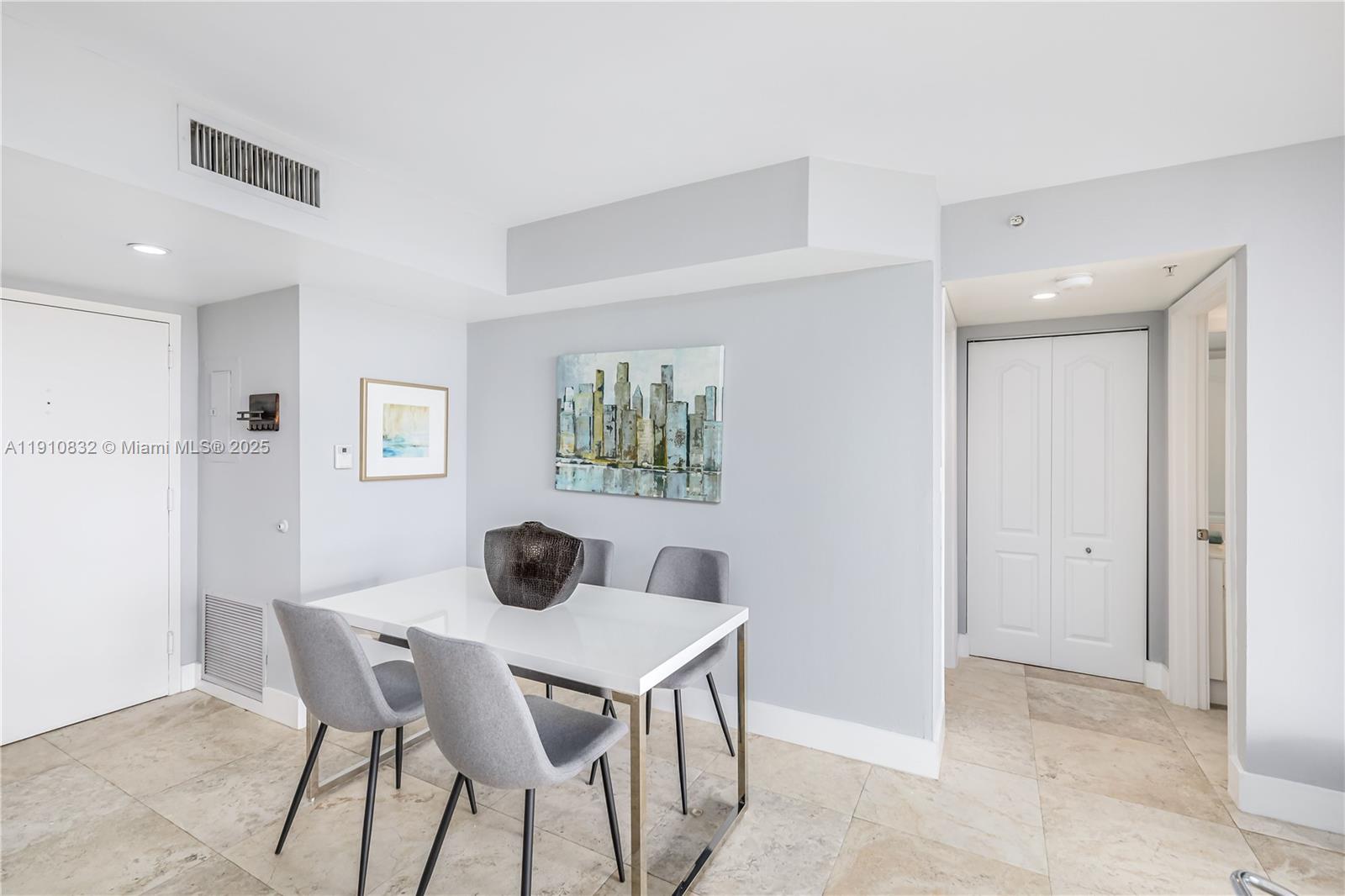 SUNSET HARBOUR SOUTH COND - Residential