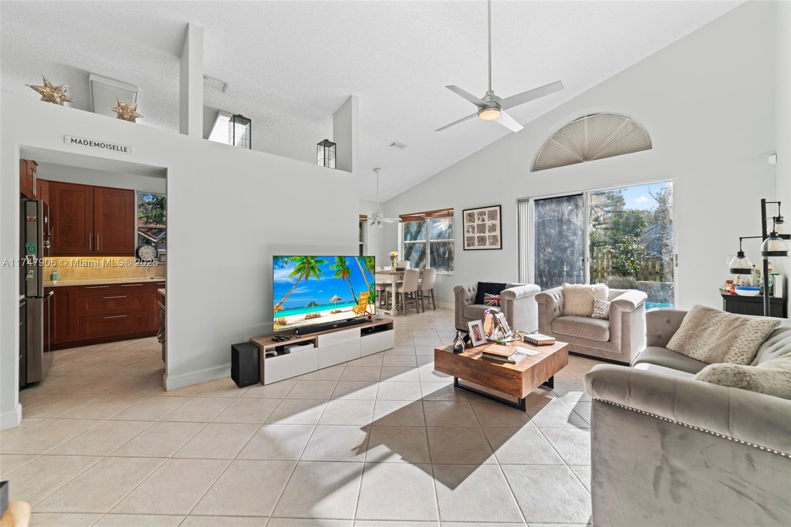 EMBASSY LAKES - Residential