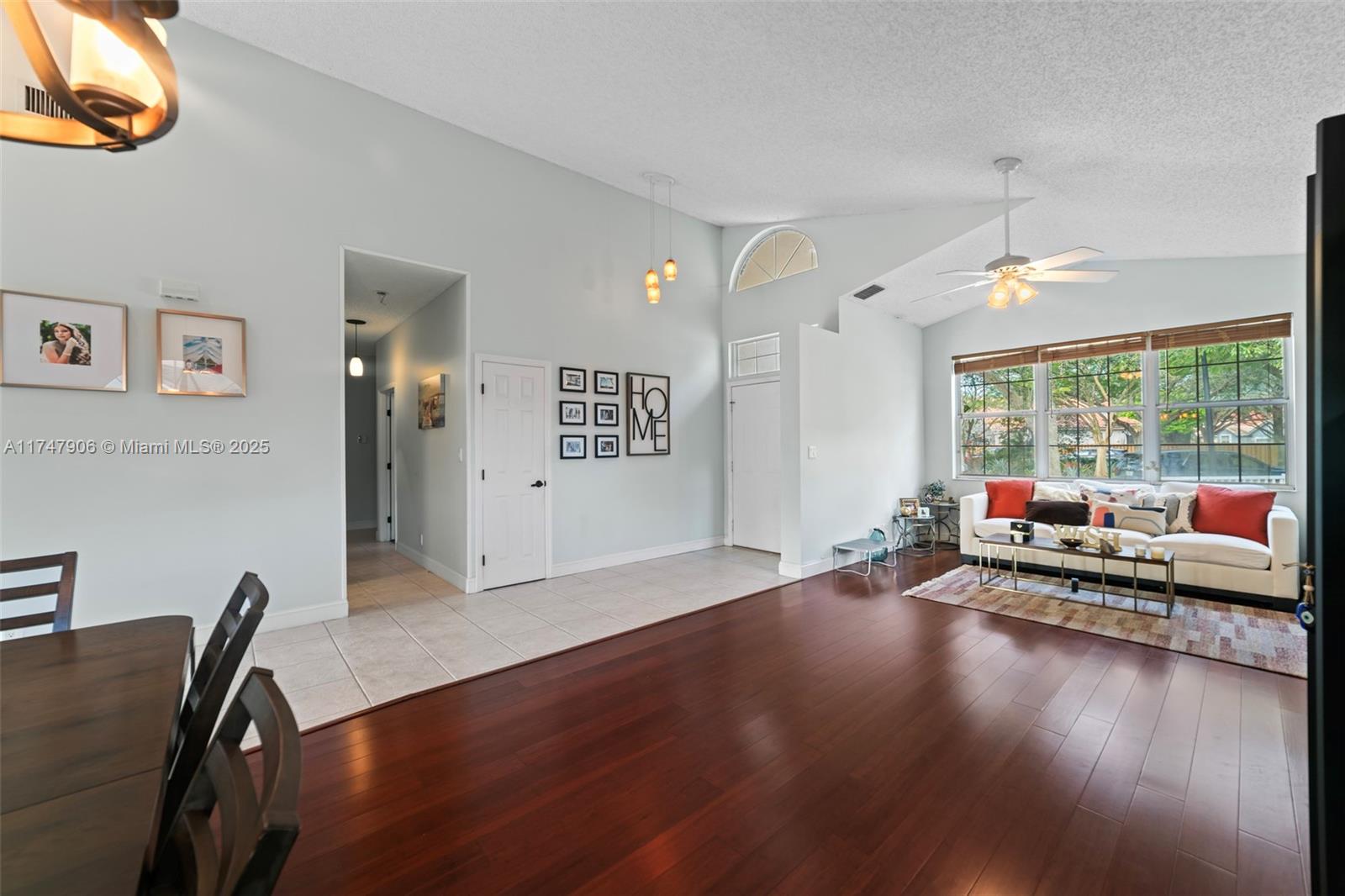 EMBASSY LAKES - Residential
