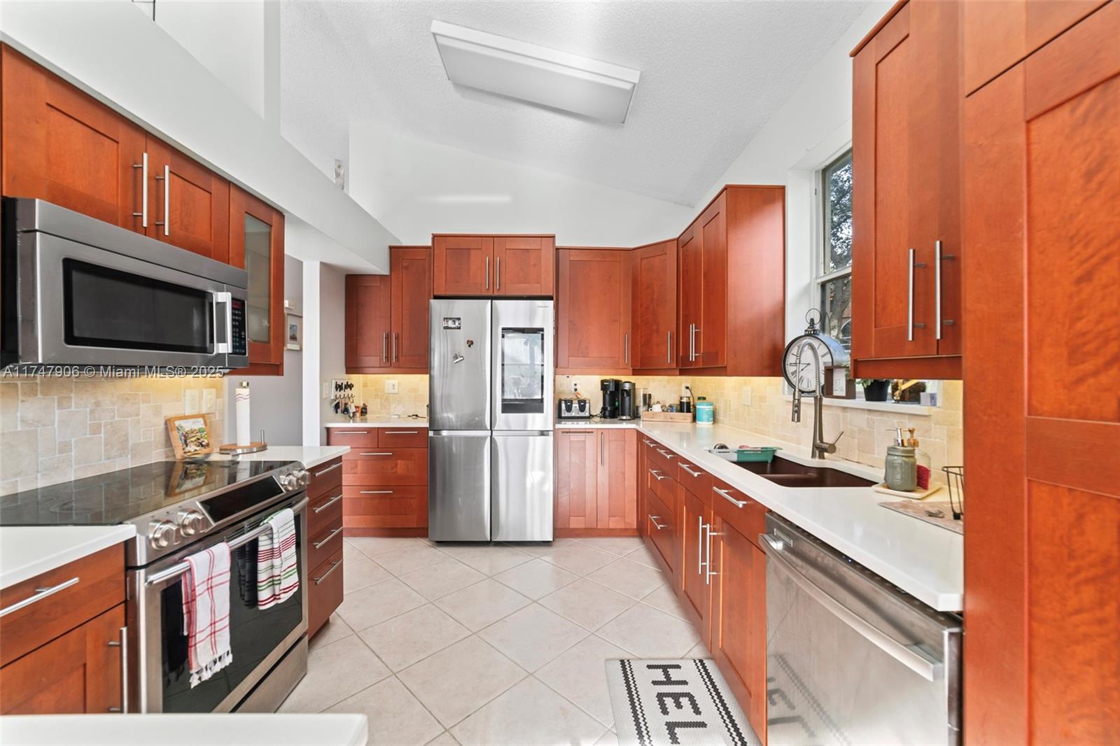 EMBASSY LAKES - Residential