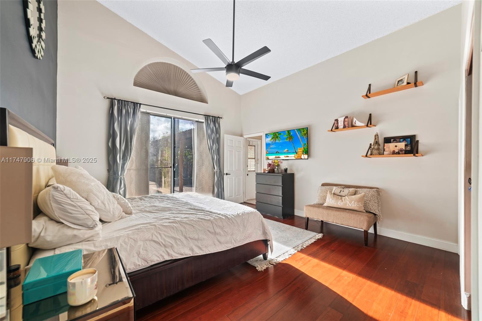 EMBASSY LAKES - Residential