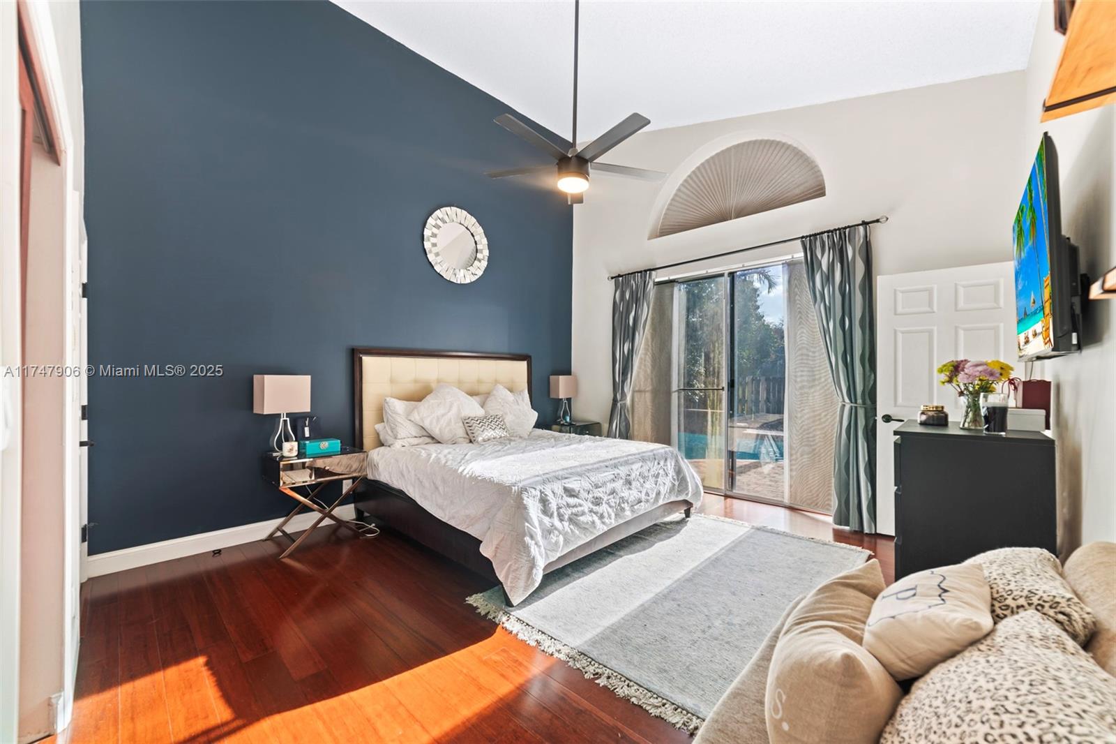 EMBASSY LAKES - Residential