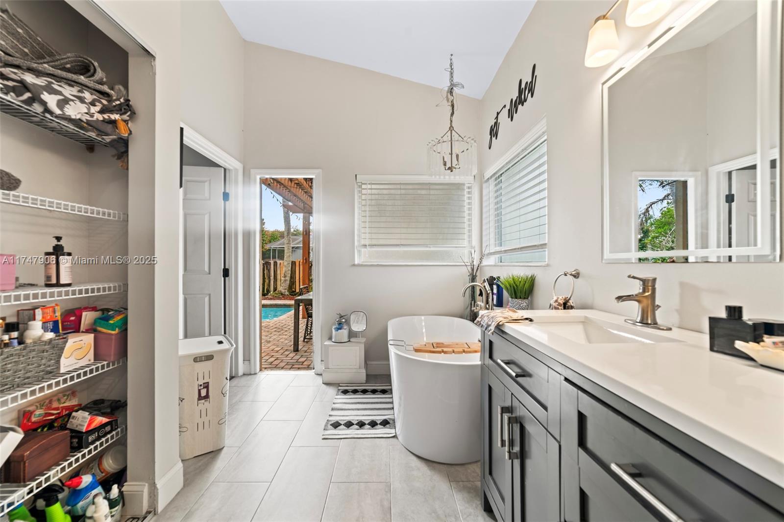 EMBASSY LAKES - Residential