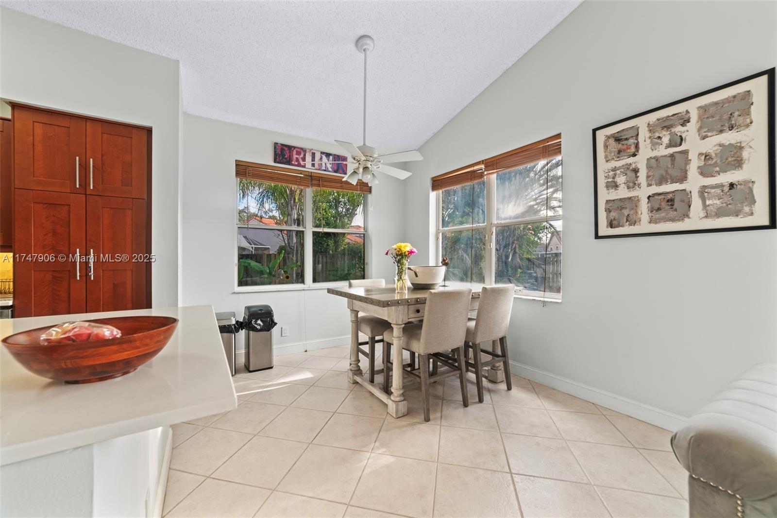 EMBASSY LAKES - Residential