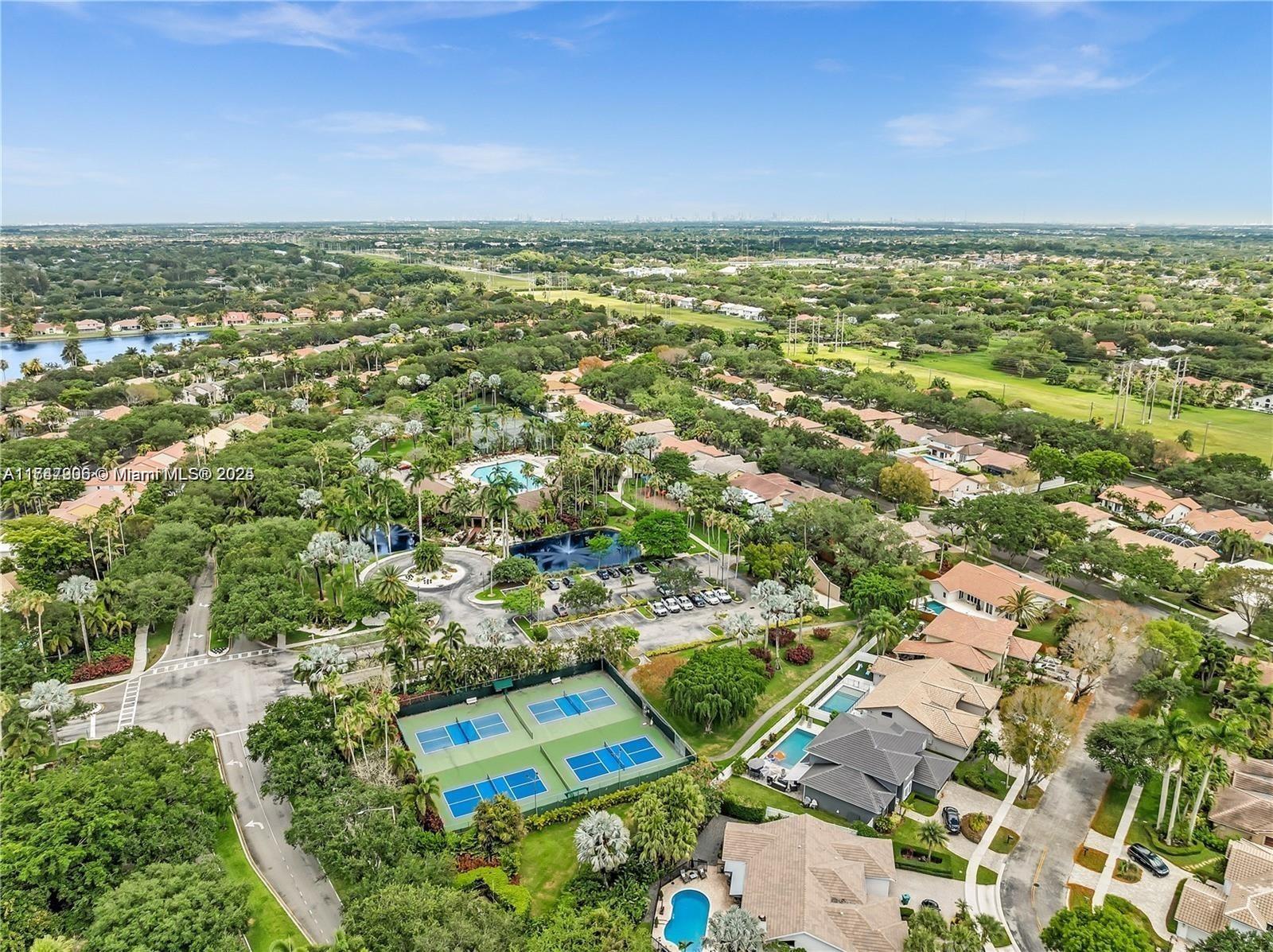 EMBASSY LAKES - Residential
