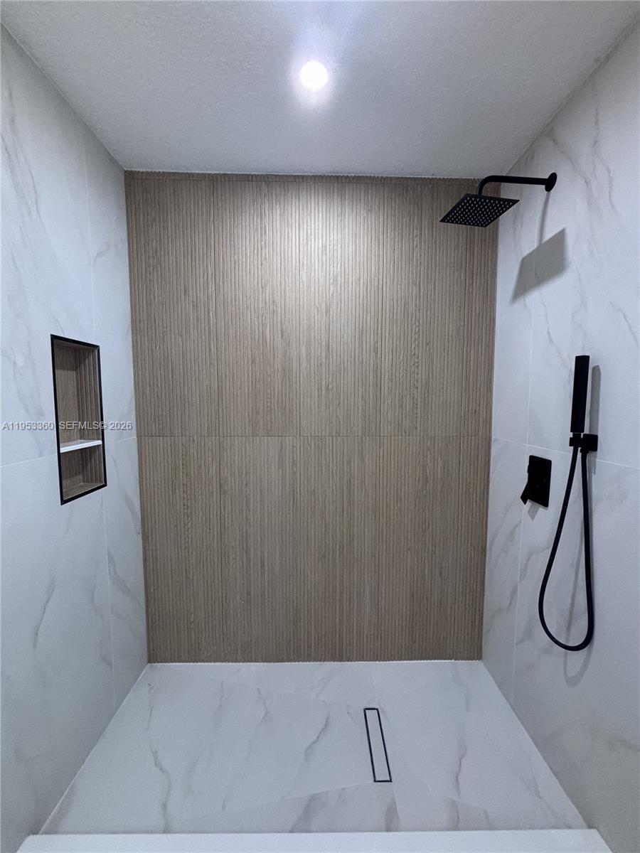 LAKE MANGO SHORES - Residential