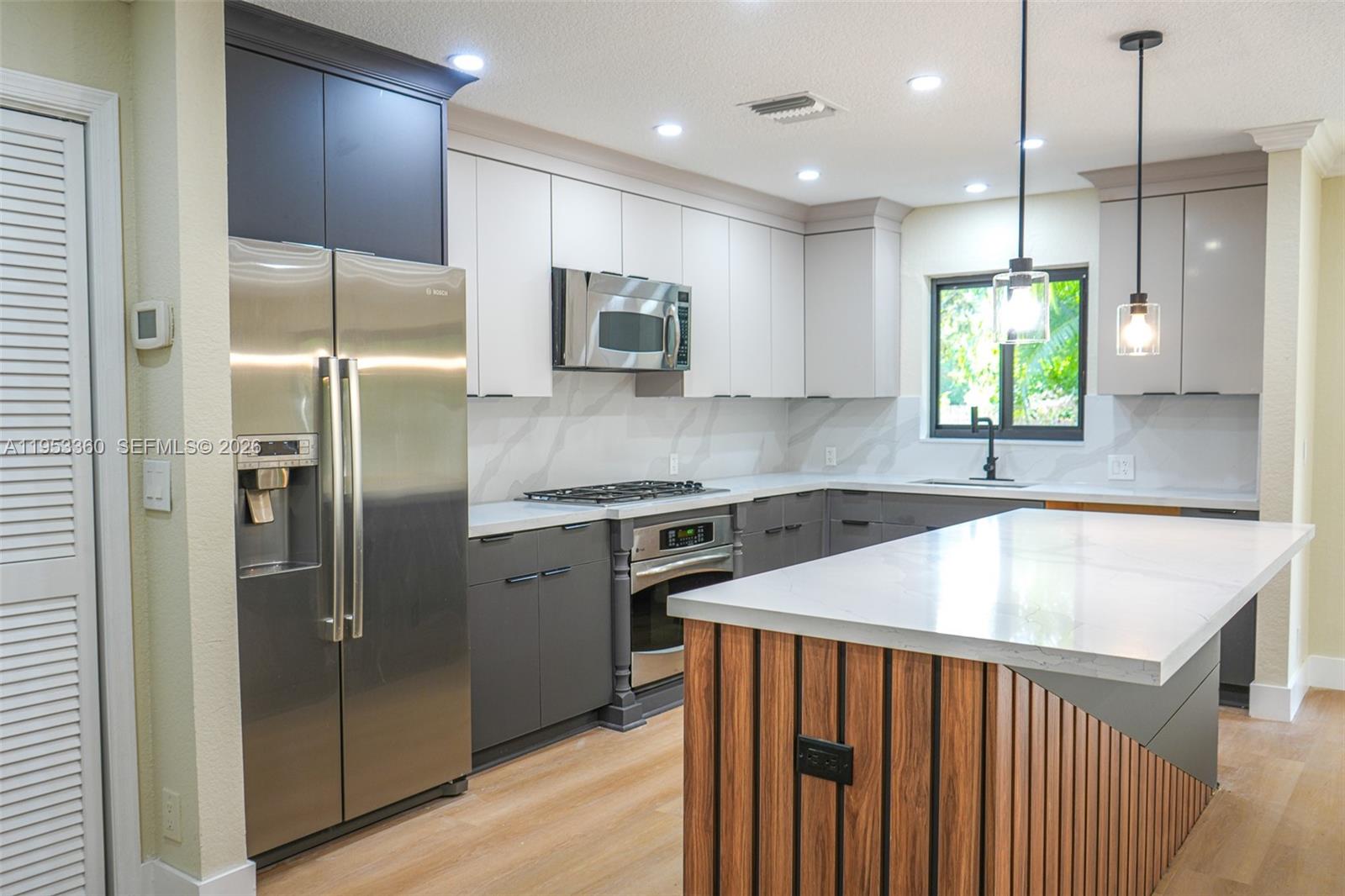 LAKE MANGO SHORES - Residential