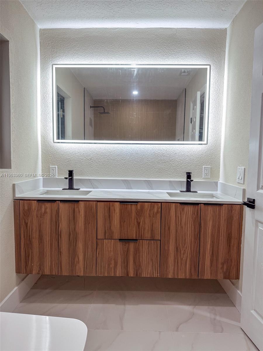 LAKE MANGO SHORES - Residential