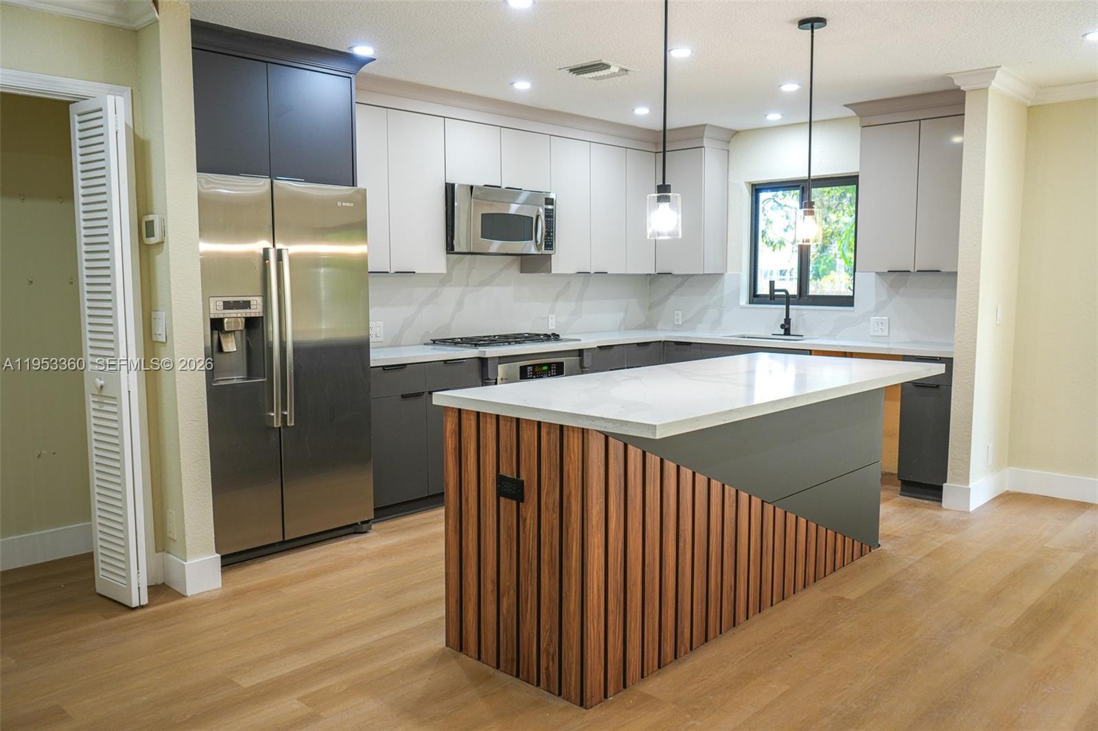 LAKE MANGO SHORES - Residential