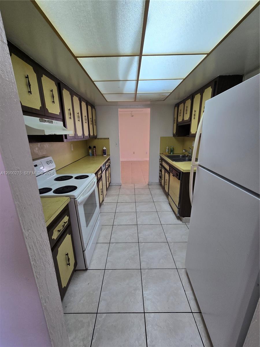 BRADLEY ESTATES - Residential