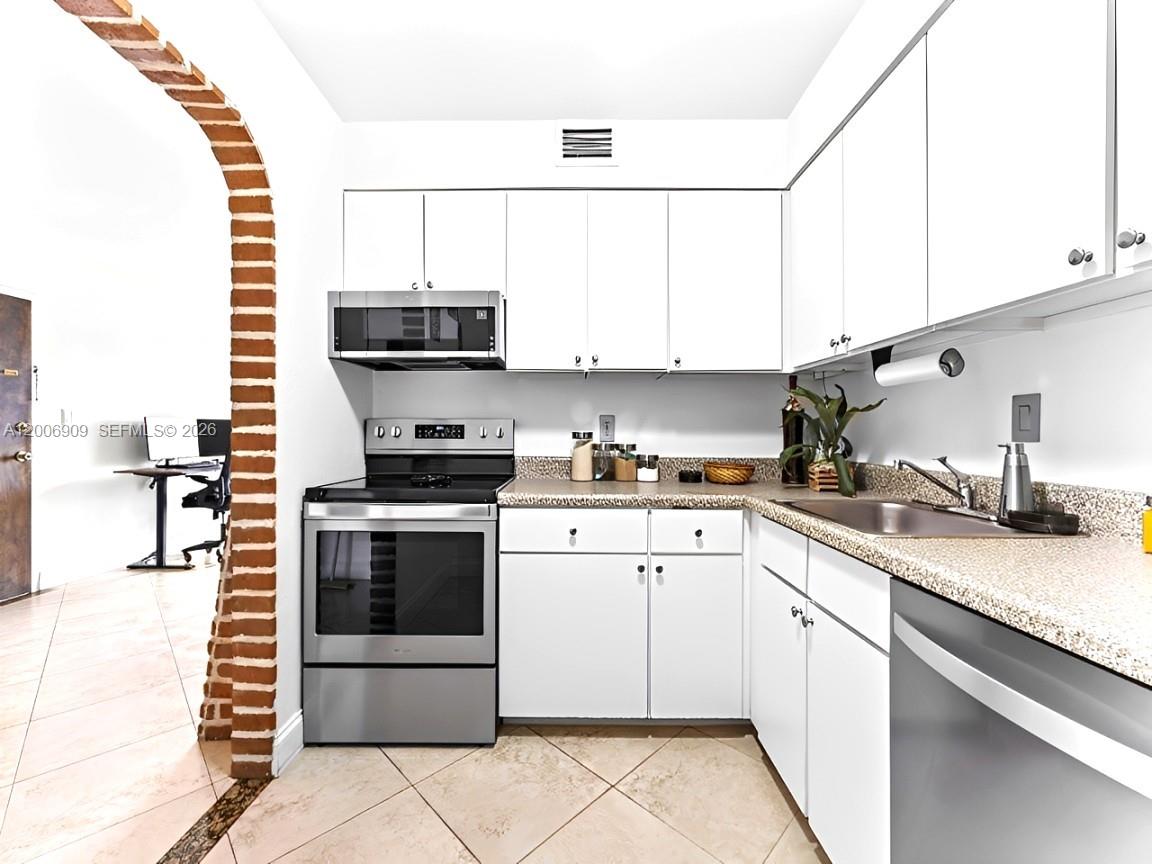 DORAL GARDENS II CONDO - Residential