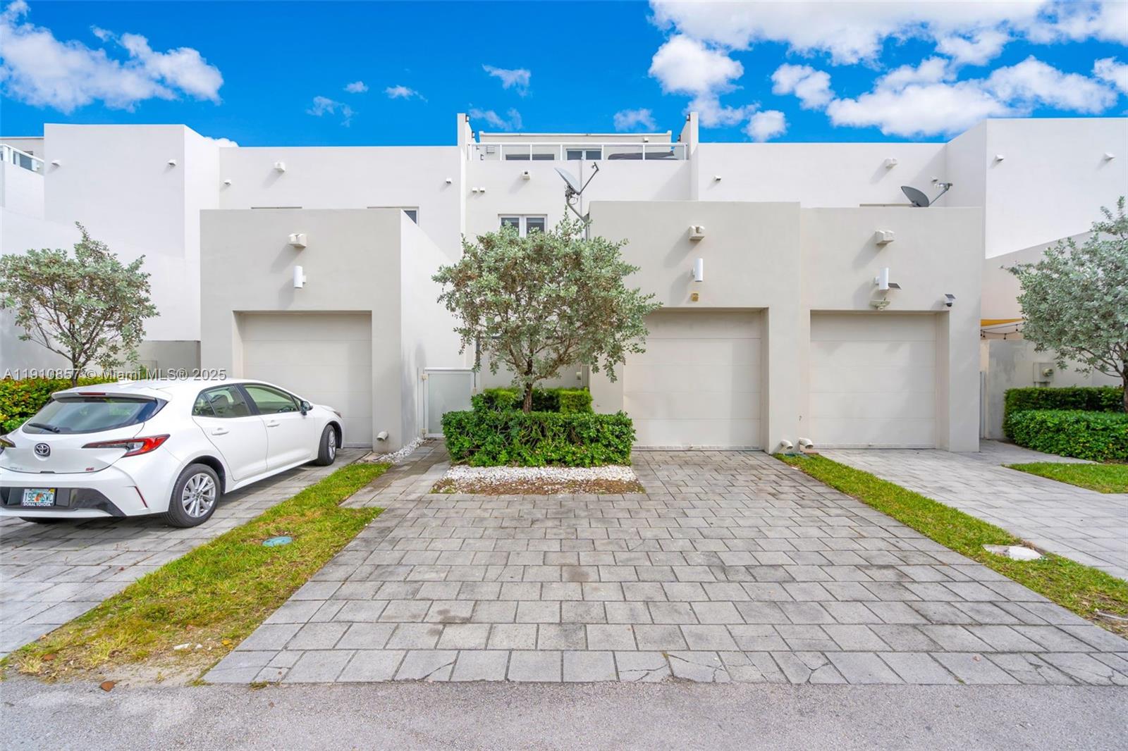 LANDMARK AT DORAL - Residential