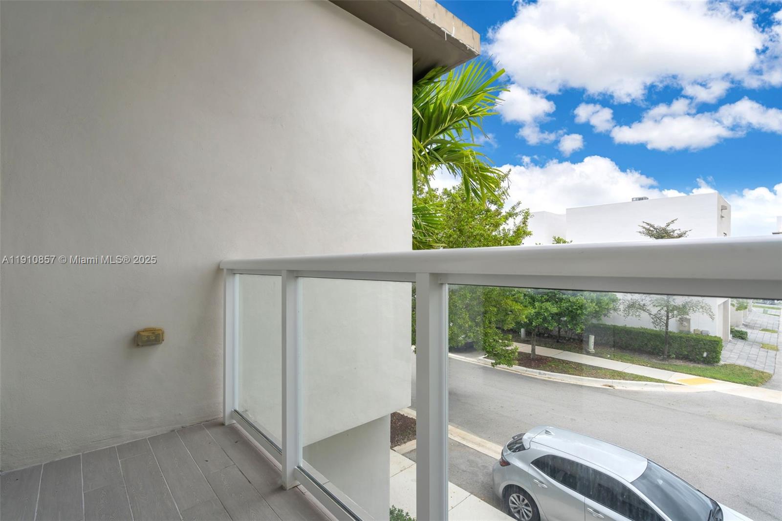 LANDMARK AT DORAL - Residential