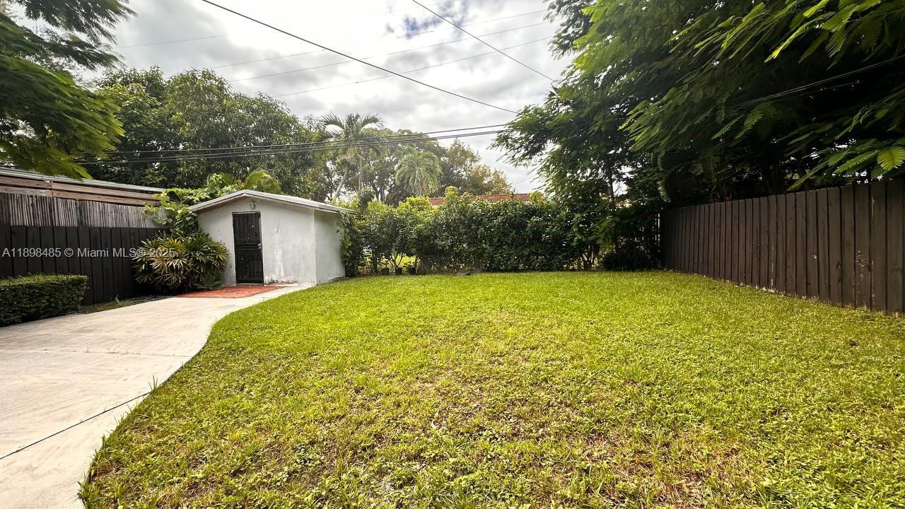 SILVER BLUFF EST-SEC B - Residential Lease