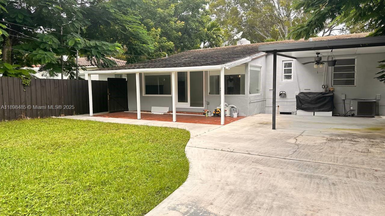 SILVER BLUFF EST-SEC B - Residential Lease