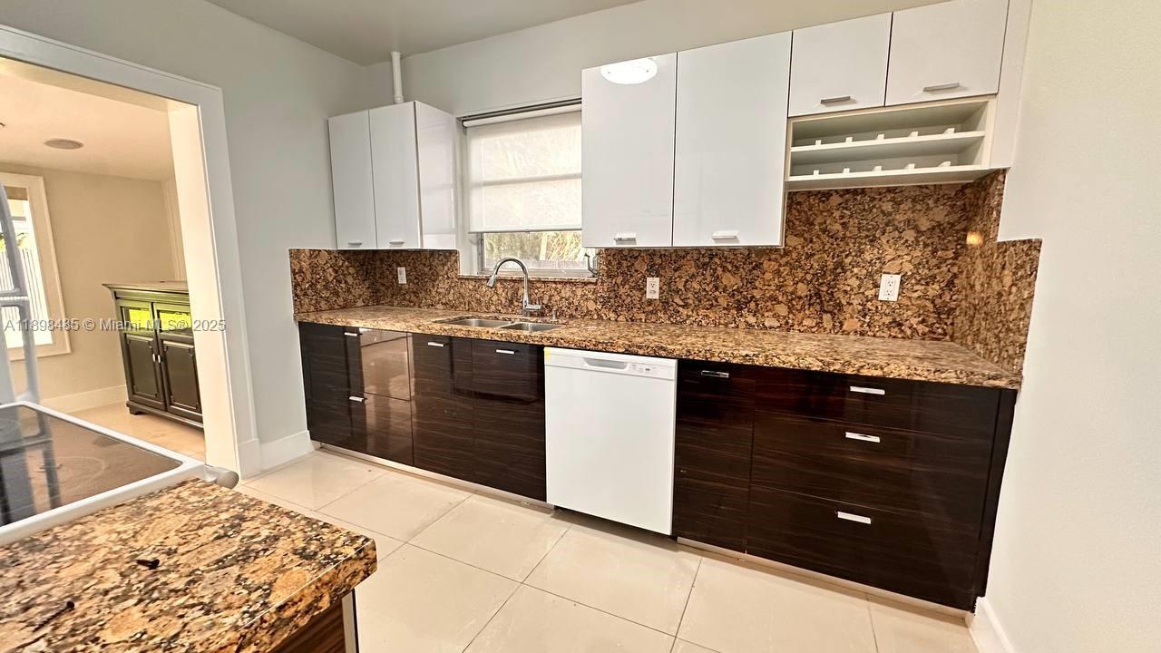 SILVER BLUFF EST-SEC B - Residential Lease