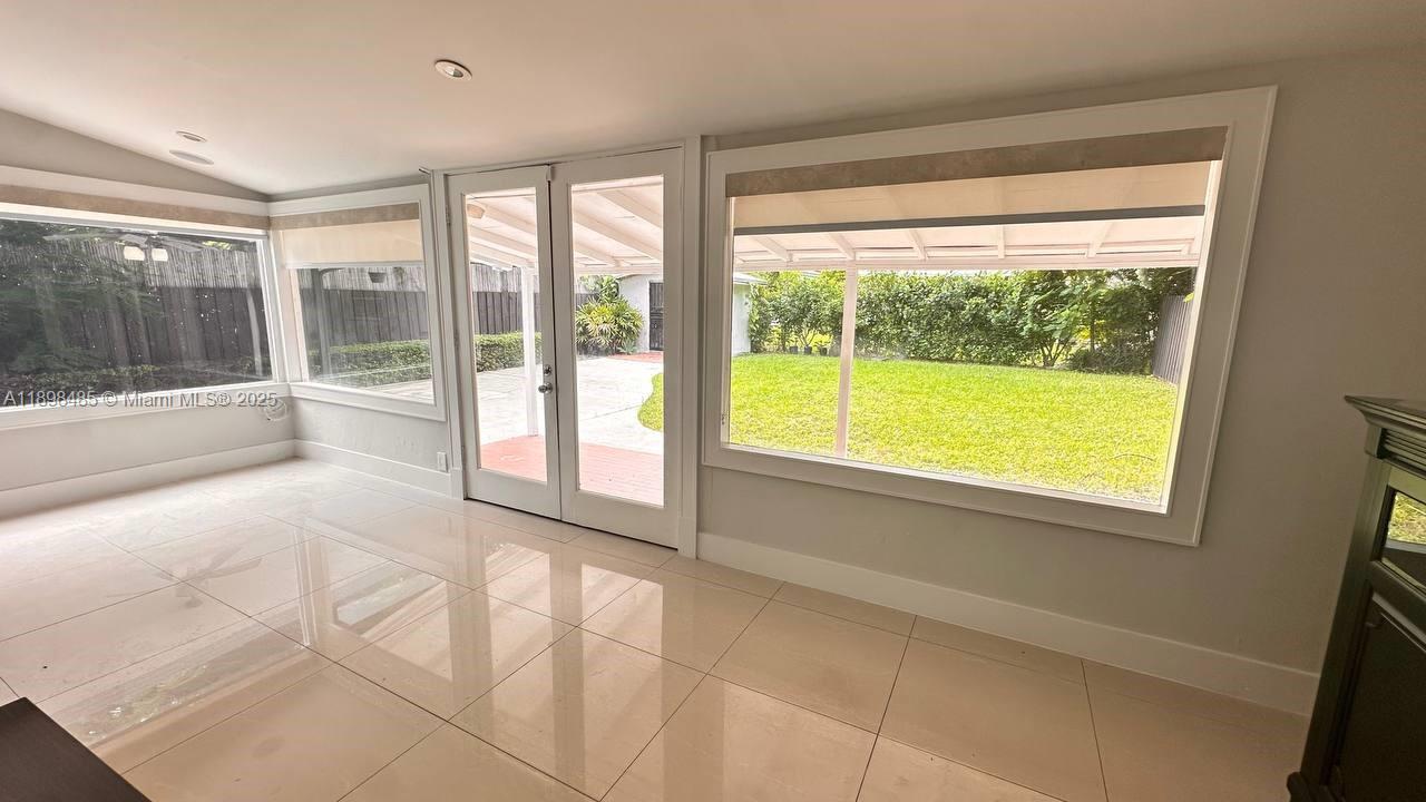 SILVER BLUFF EST-SEC B - Residential Lease