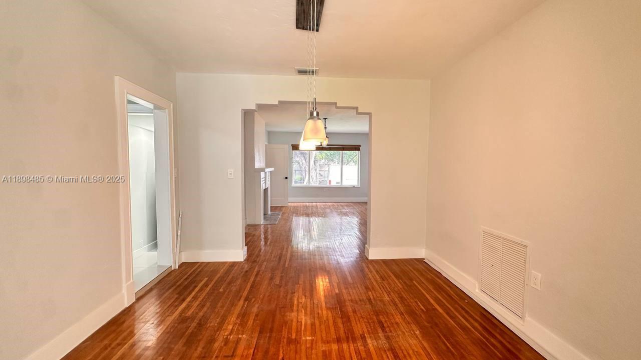 SILVER BLUFF EST-SEC B - Residential Lease