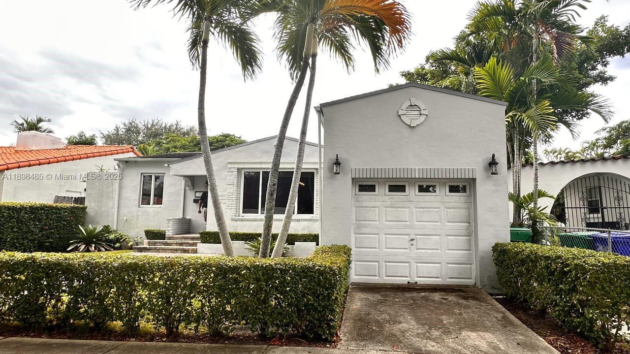 SILVER BLUFF EST-SEC B - Residential Lease