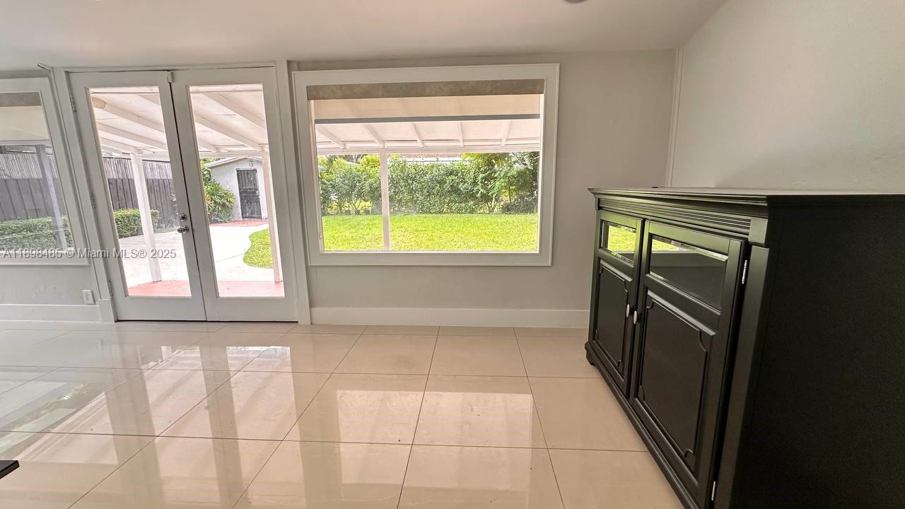 SILVER BLUFF EST-SEC B - Residential Lease