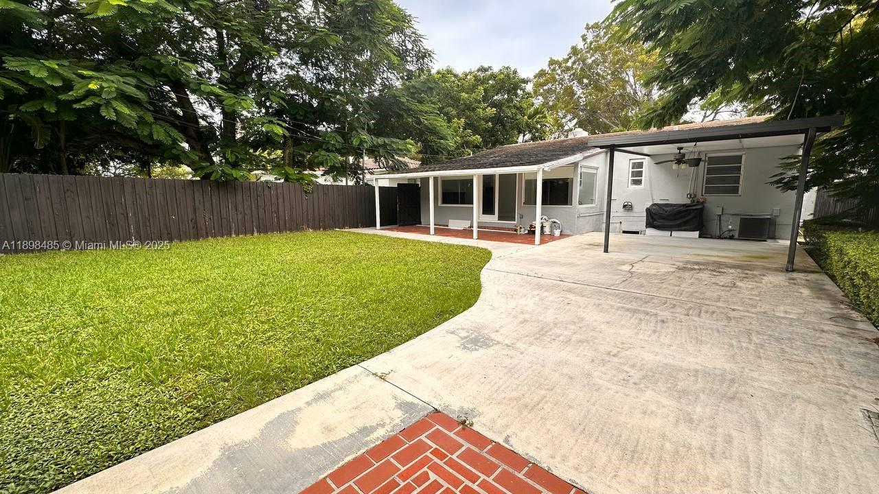 SILVER BLUFF EST-SEC B - Residential Lease