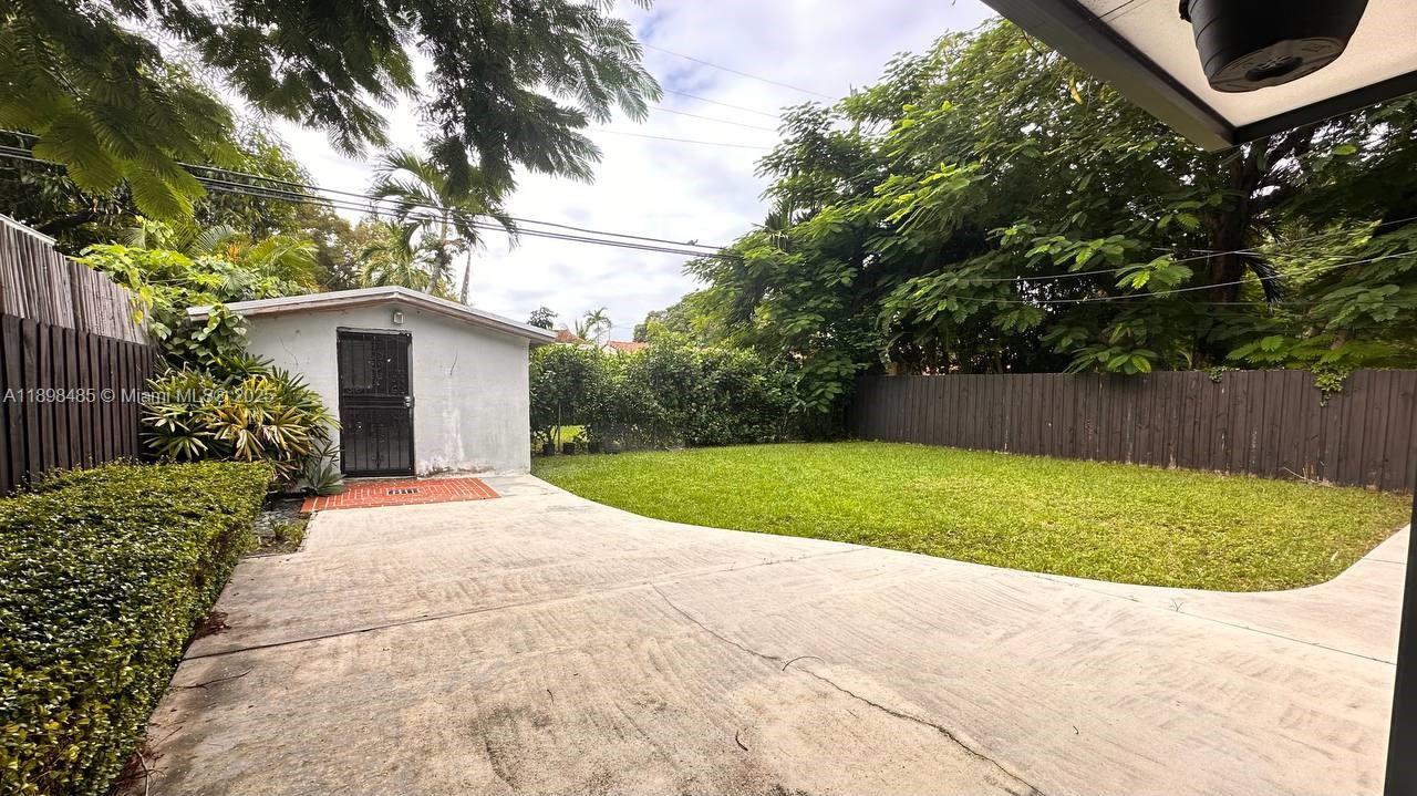 SILVER BLUFF EST-SEC B - Residential Lease