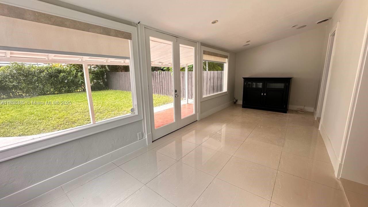SILVER BLUFF EST-SEC B - Residential Lease