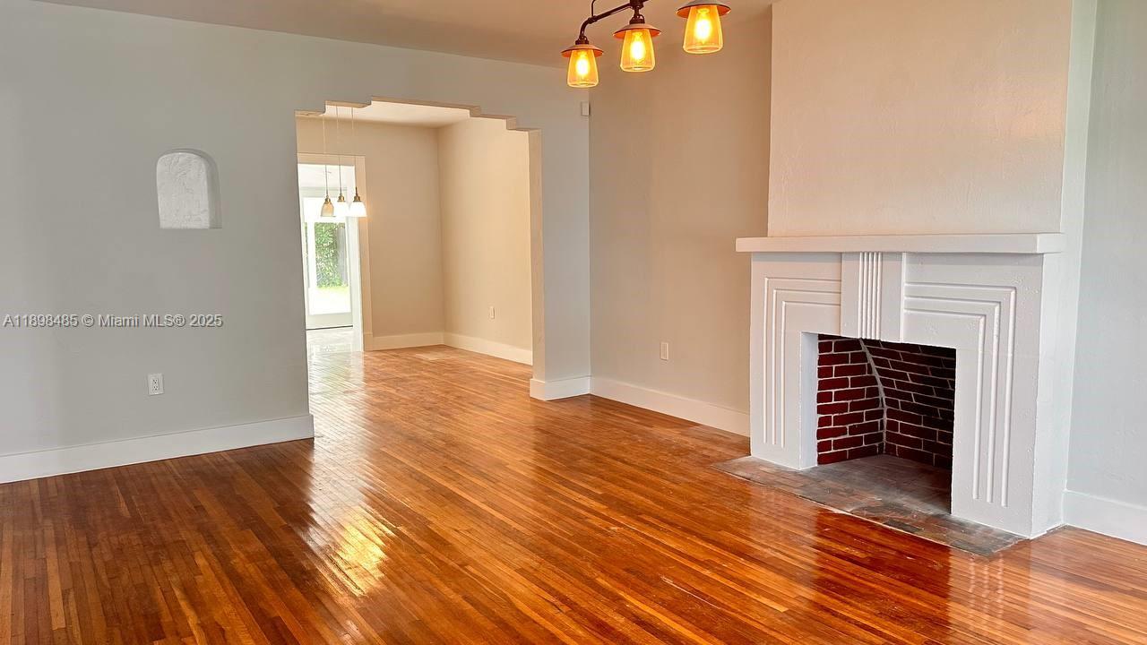 SILVER BLUFF EST-SEC B - Residential Lease