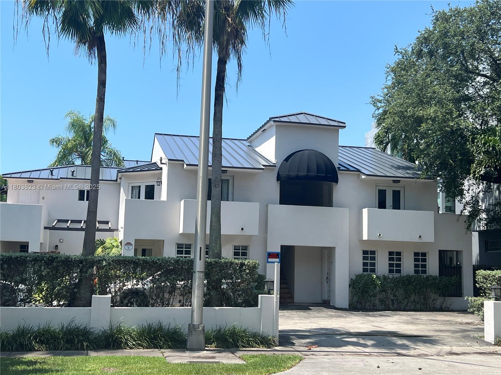 2918 Bird Ave 7, Miami, Broward County, Florida - 1 Bedrooms  
1 Bathrooms - 
