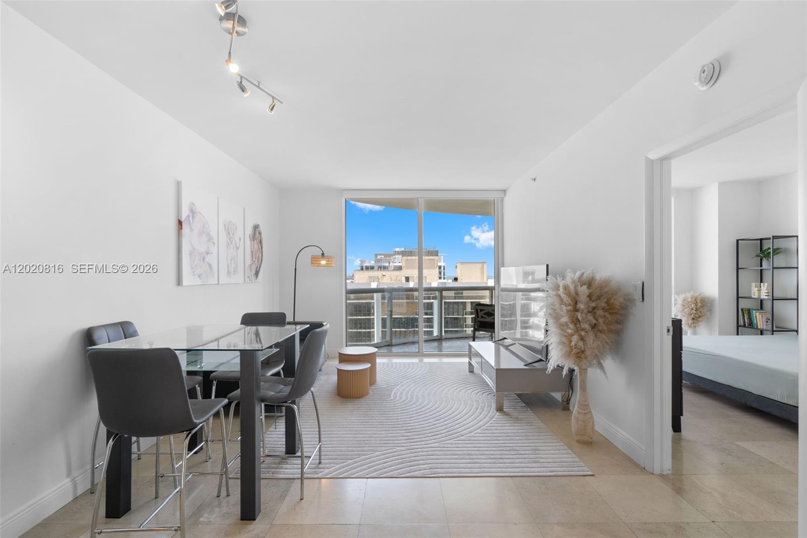 AKOYA CONDO - Residential