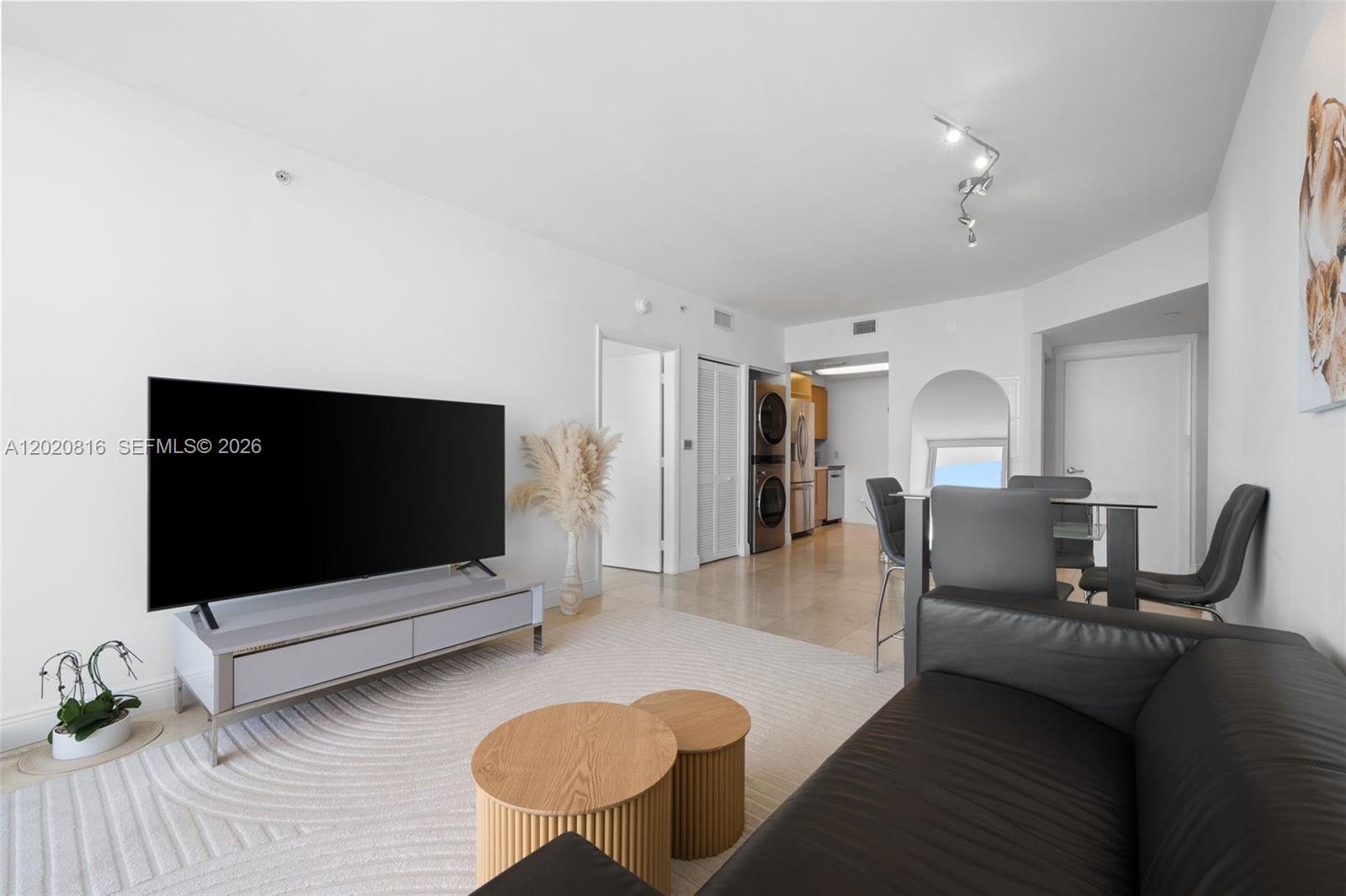 AKOYA CONDO - Residential