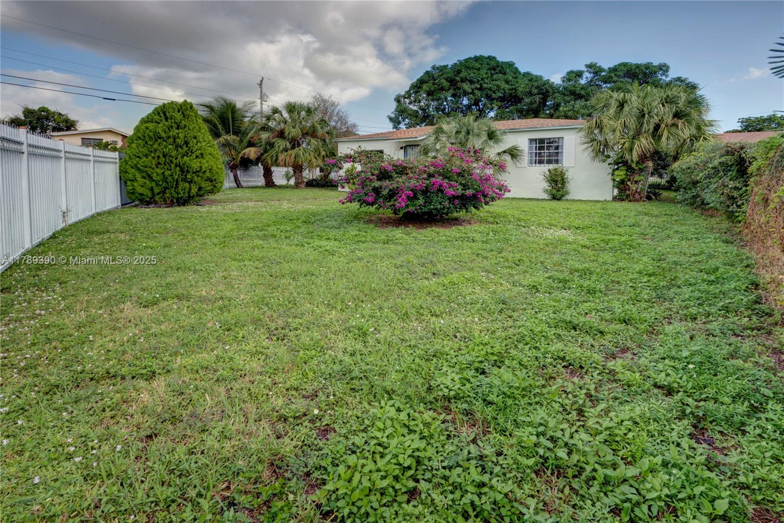 4975 NW 15th Ct