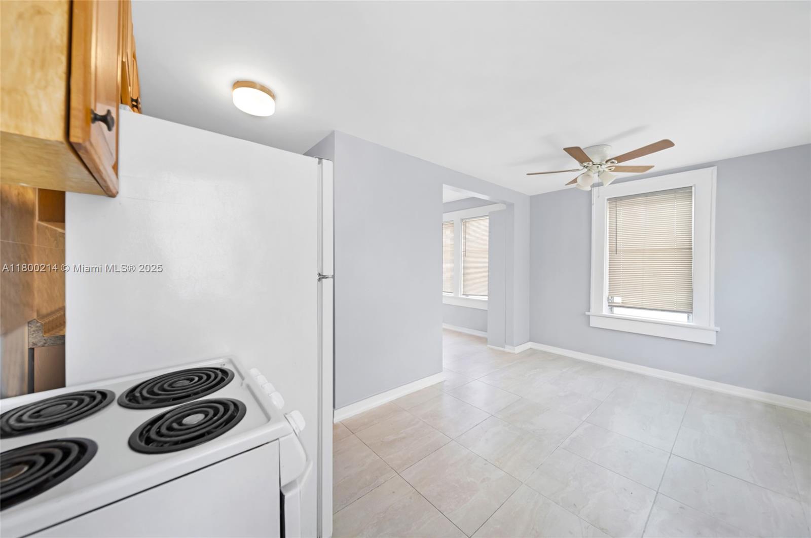 HOLLYWOOD - Residential Income