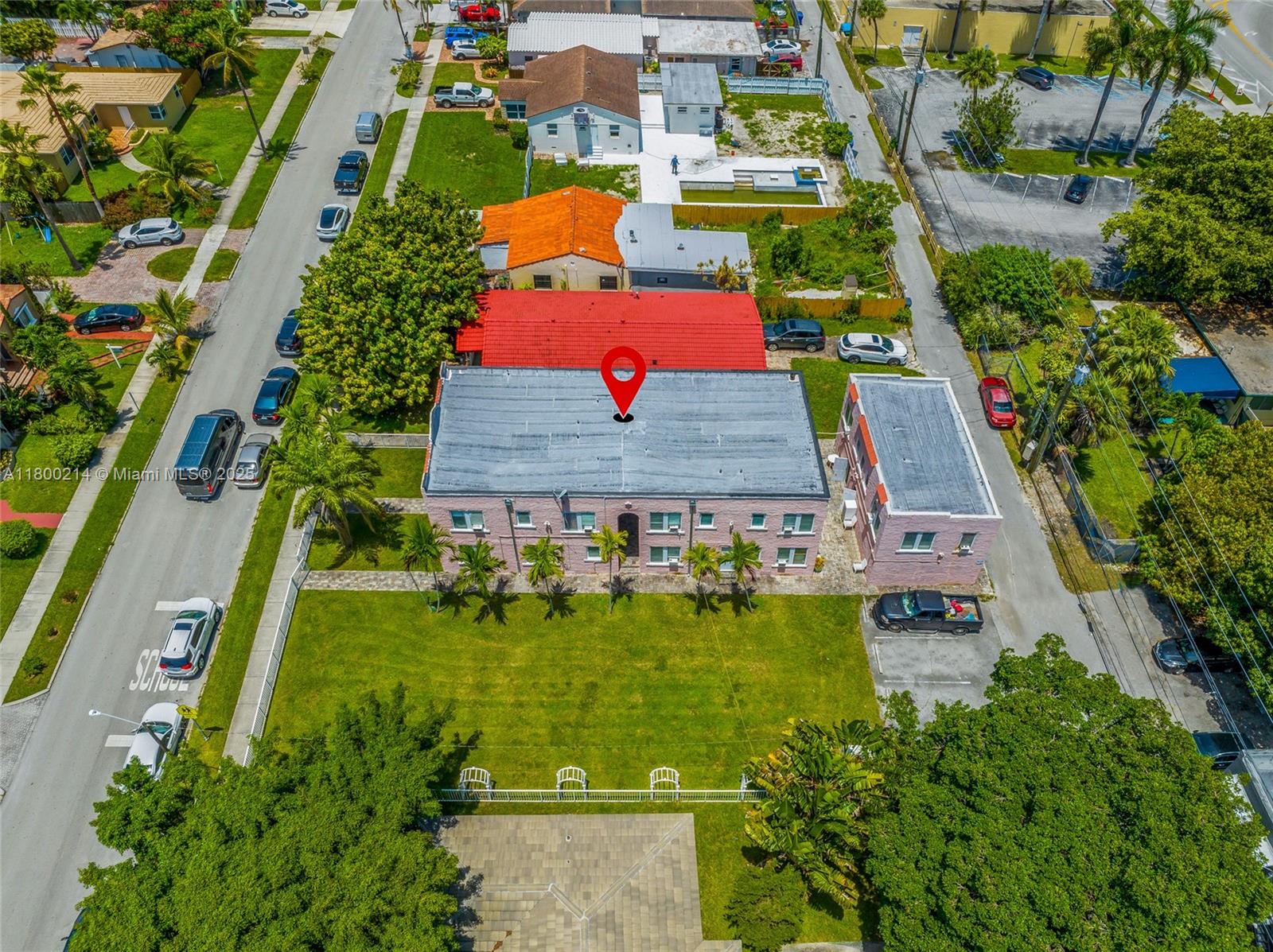 HOLLYWOOD - Residential Income