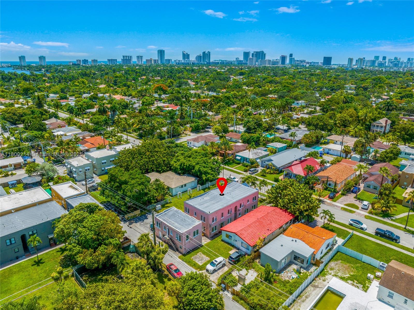 HOLLYWOOD - Residential Income