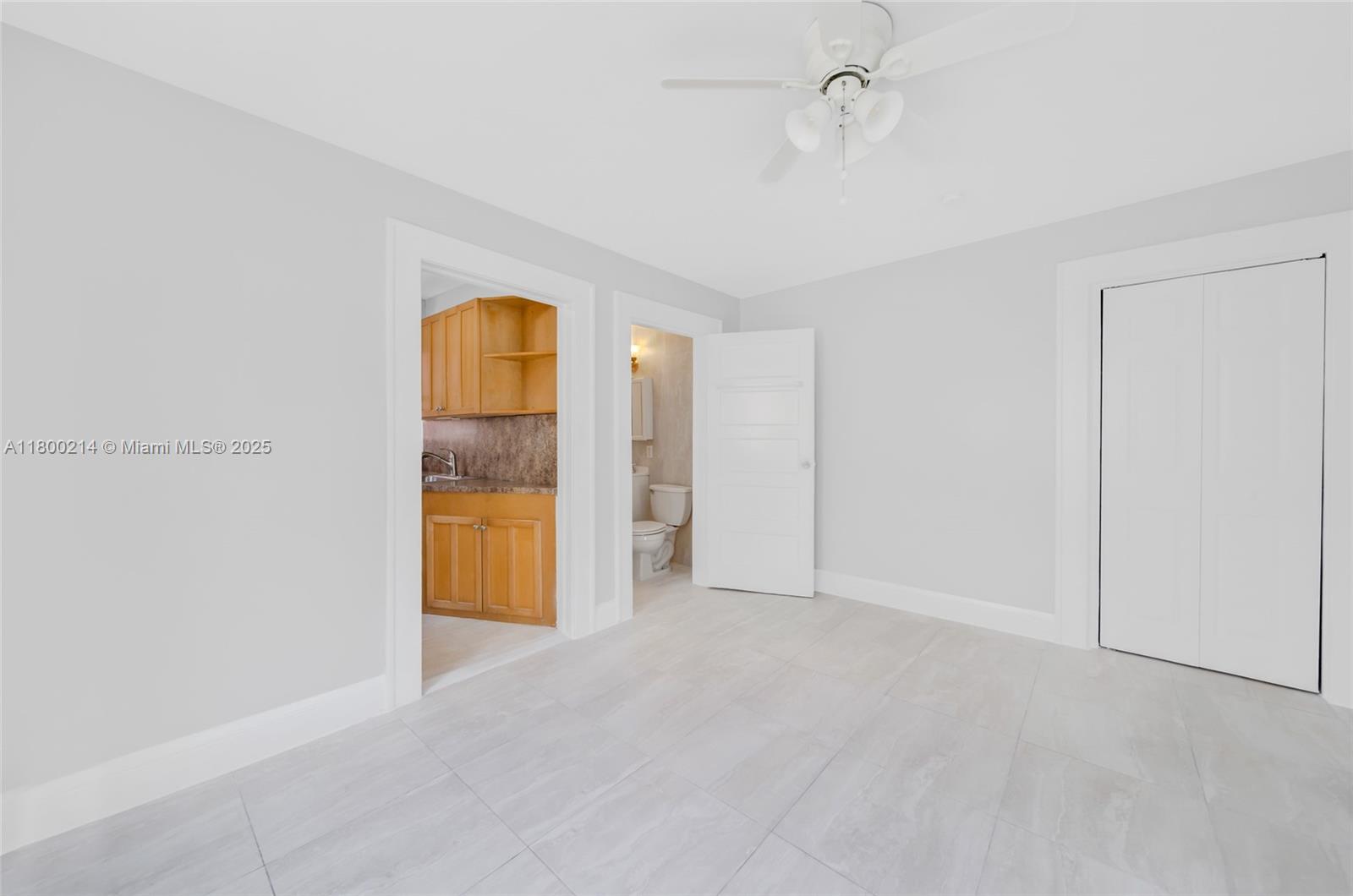 HOLLYWOOD - Residential Income