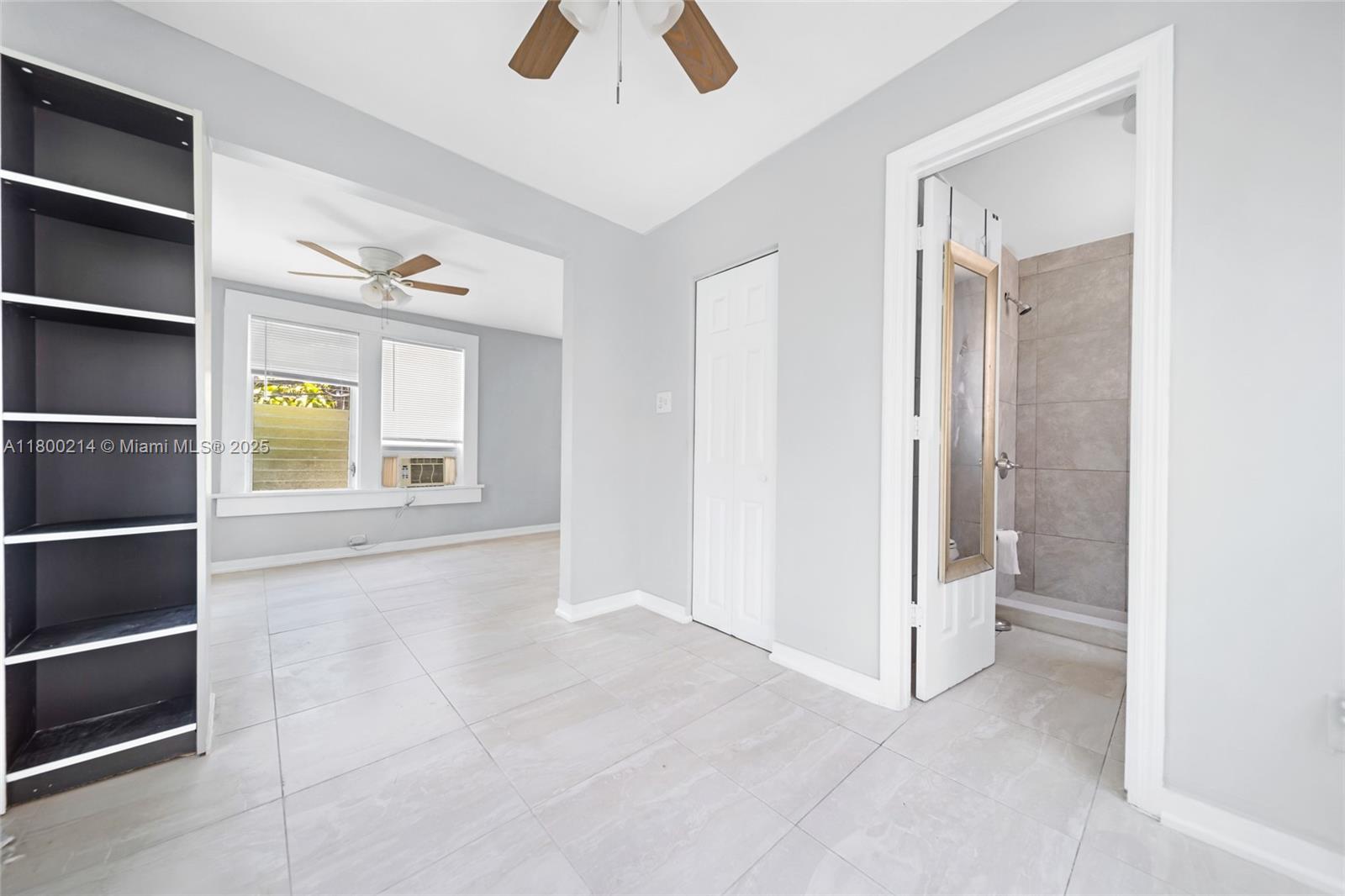 HOLLYWOOD - Residential Income