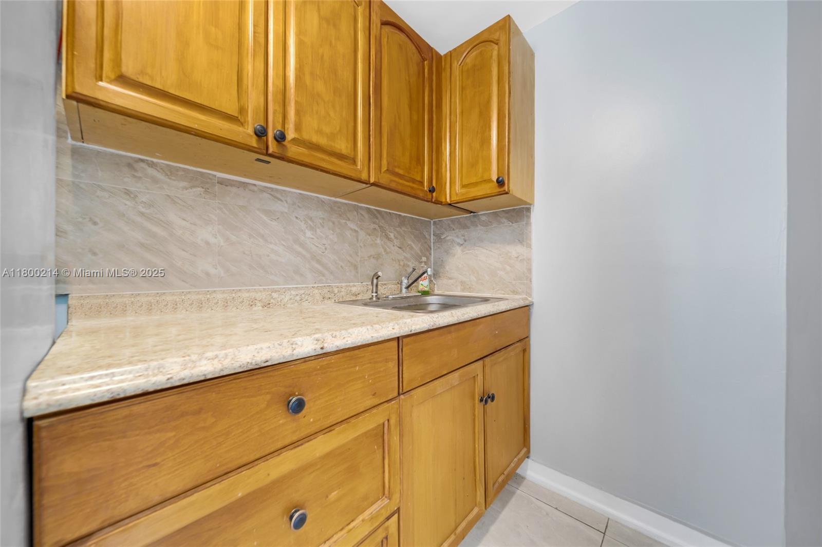 HOLLYWOOD - Residential Income