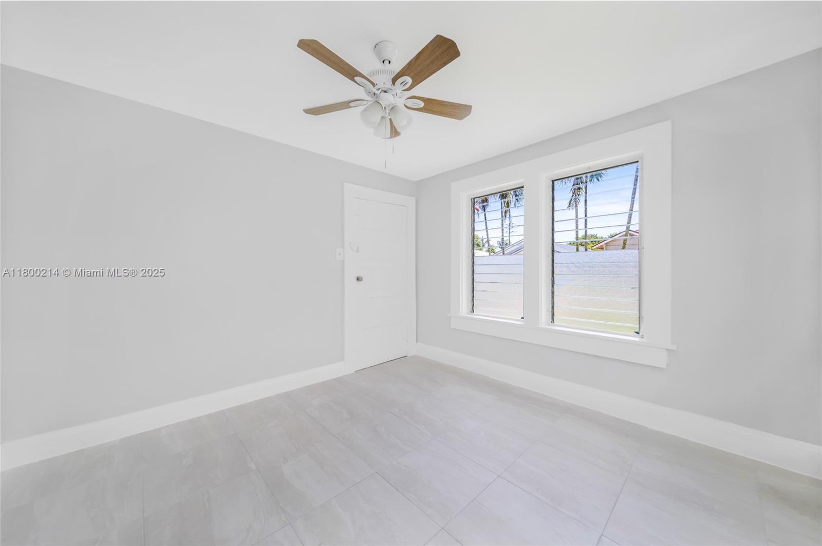 HOLLYWOOD - Residential Income