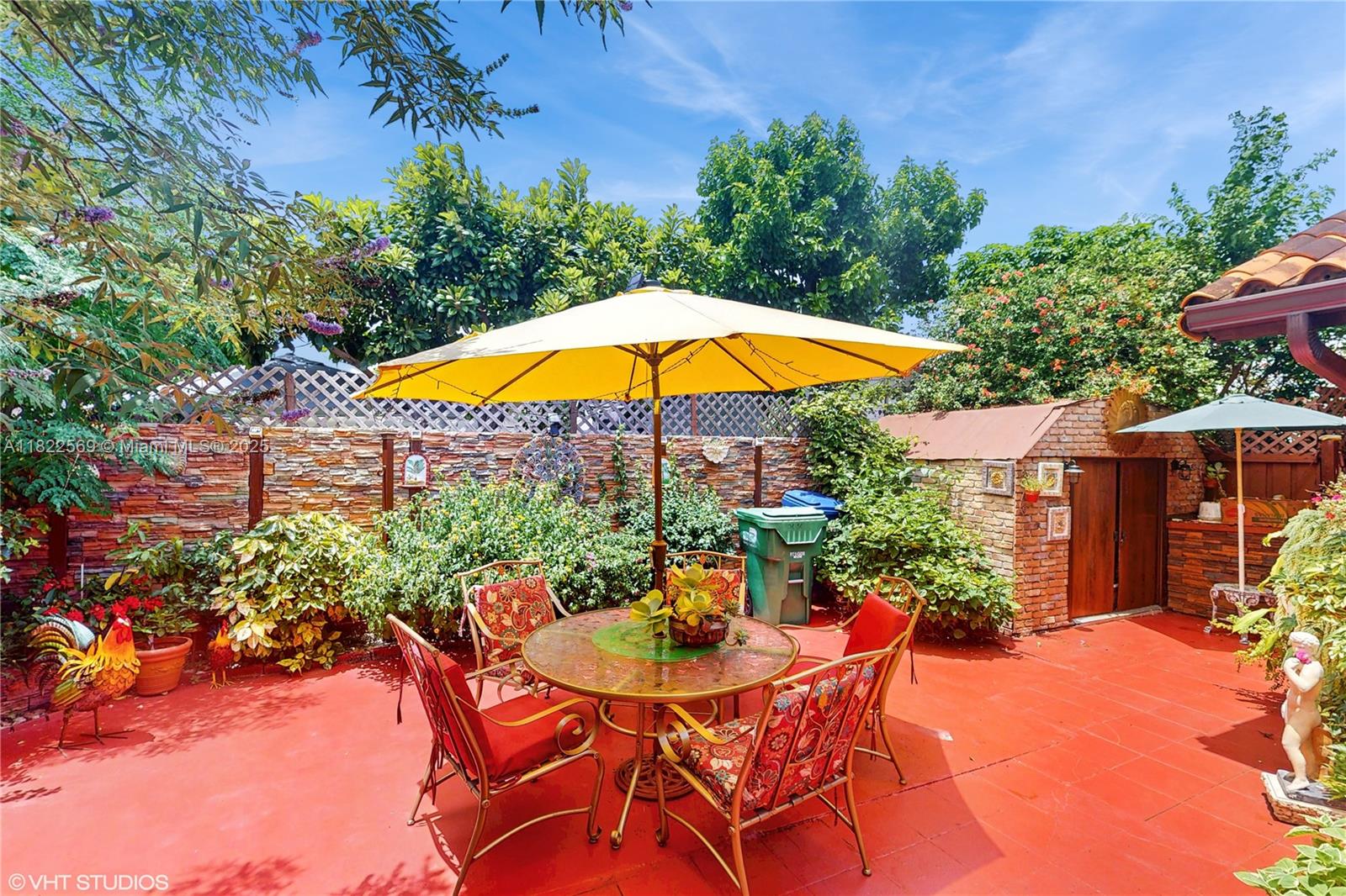 BIRD LAKES TOWNHOUSE SEC - Residential