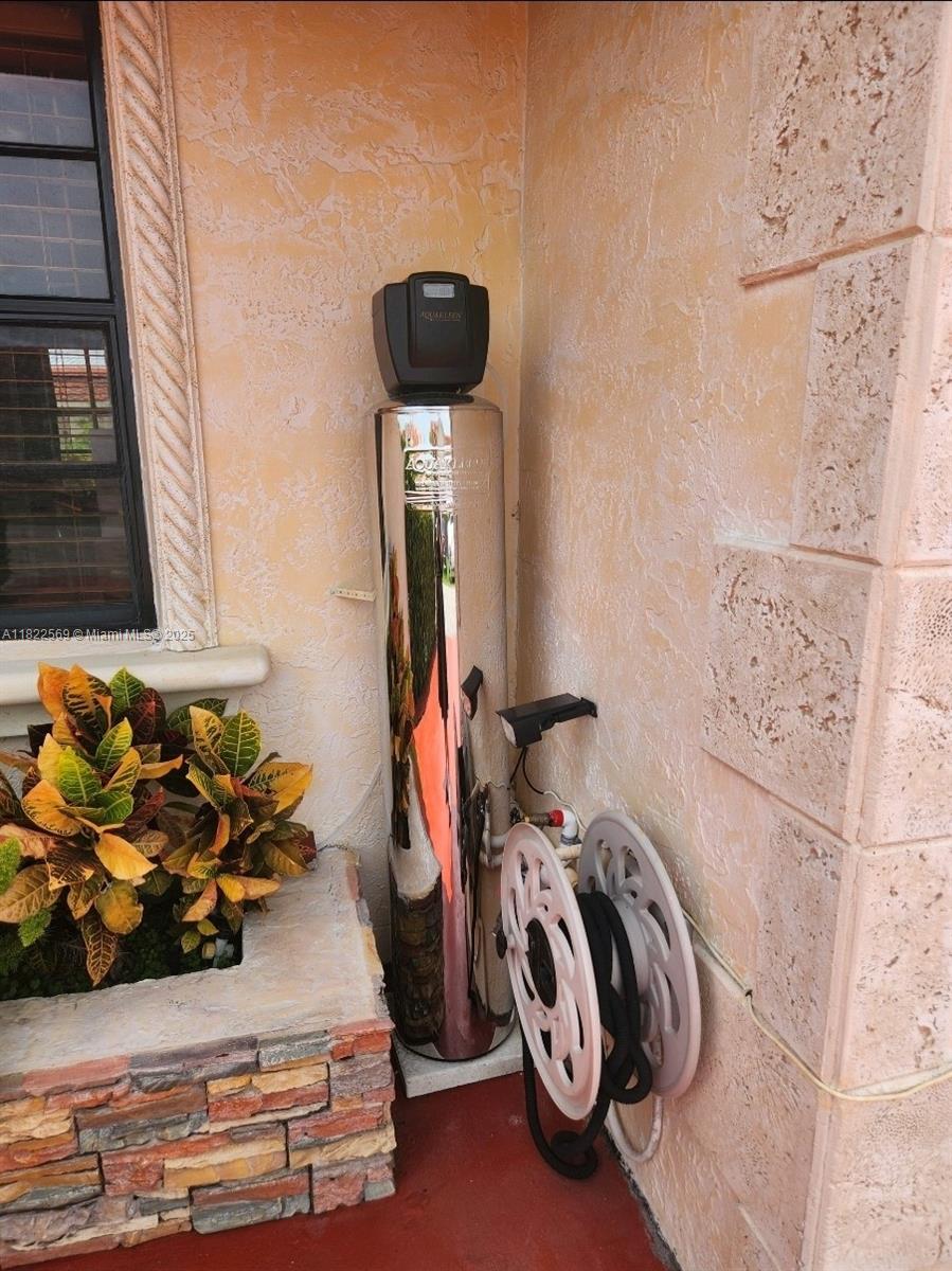 BIRD LAKES TOWNHOUSE SEC - Residential