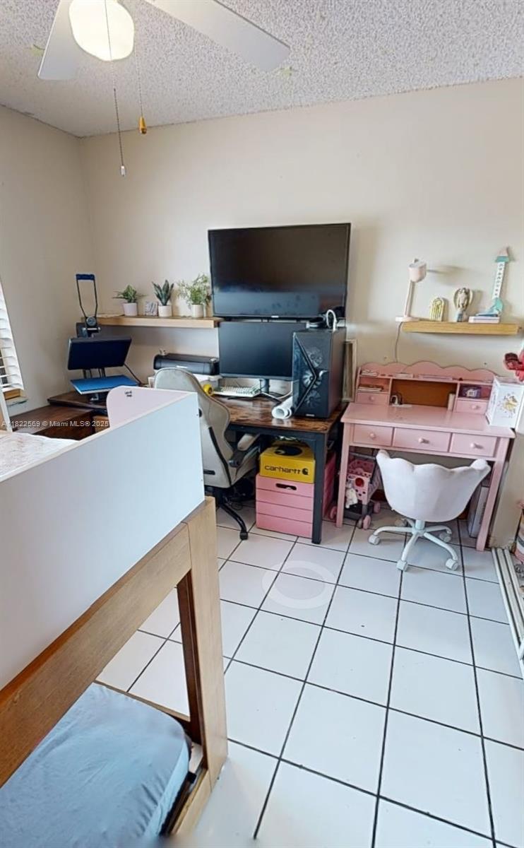 BIRD LAKES TOWNHOUSE SEC - Residential