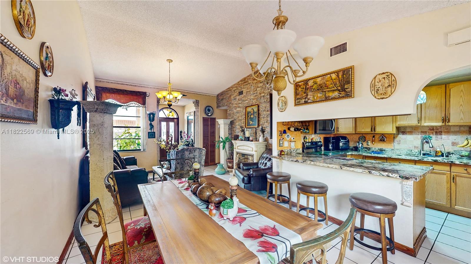 BIRD LAKES TOWNHOUSE SEC - Residential