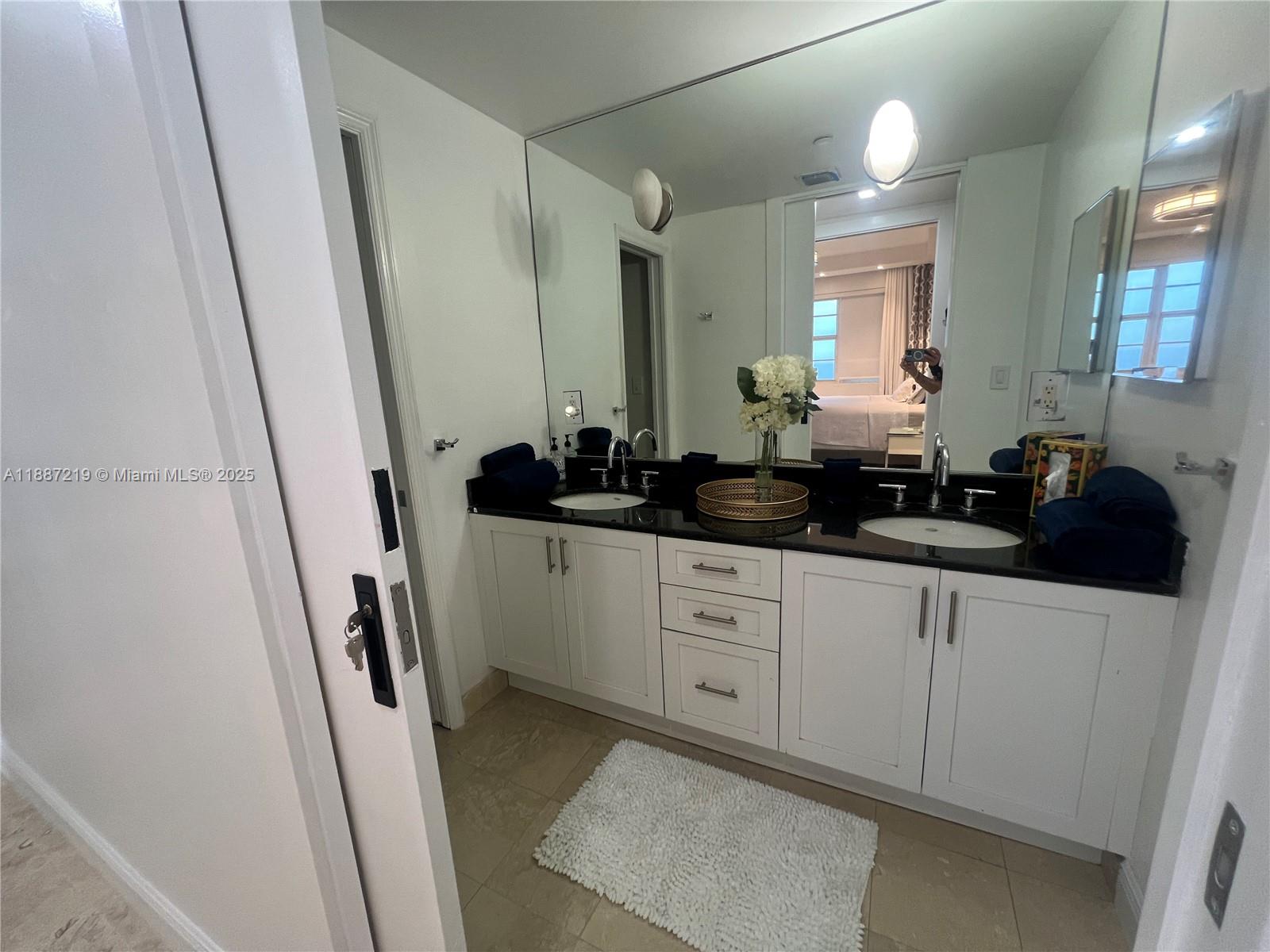THE COLLINS CONDO - Residential Lease