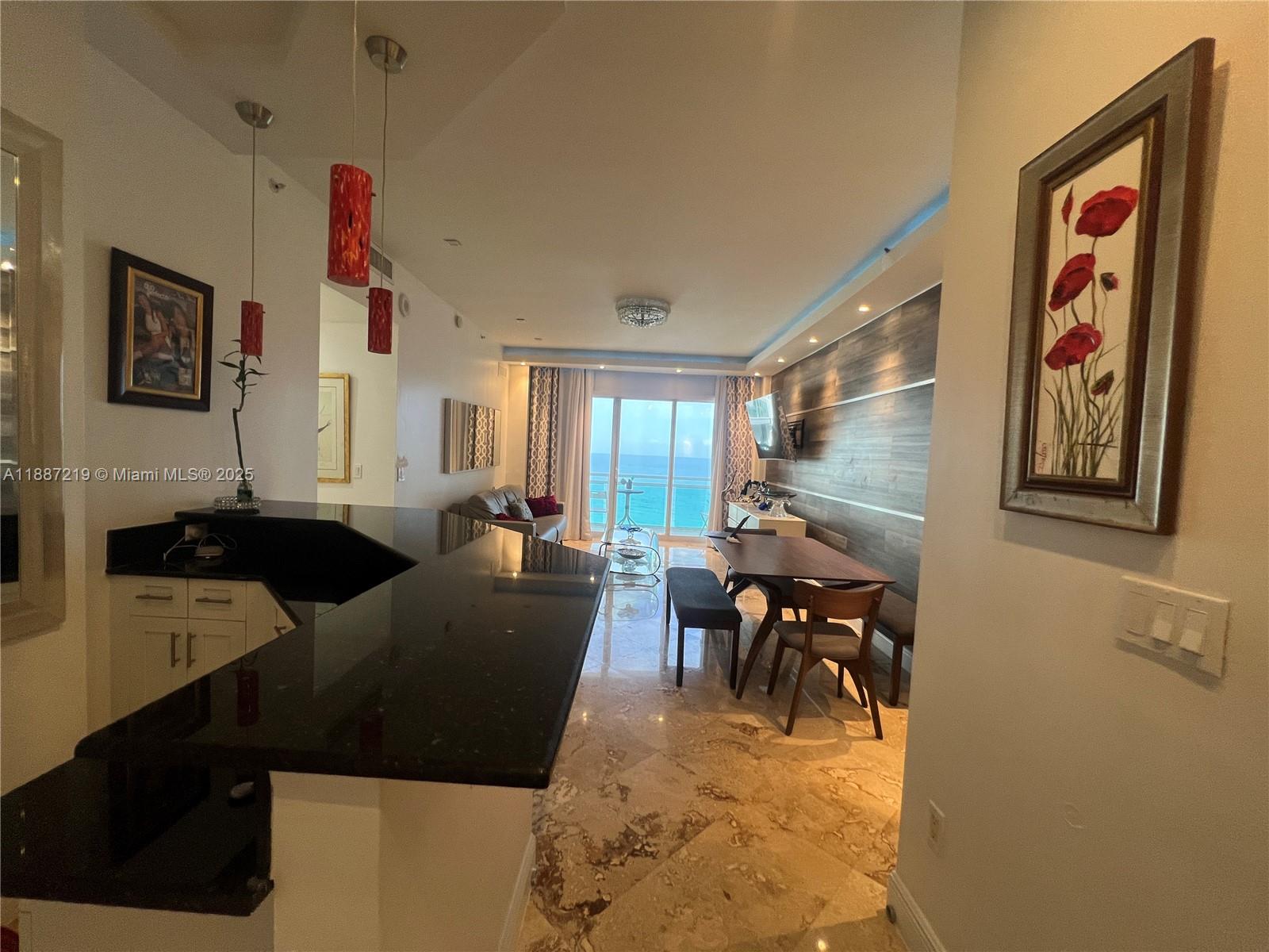 THE COLLINS CONDO - Residential Lease